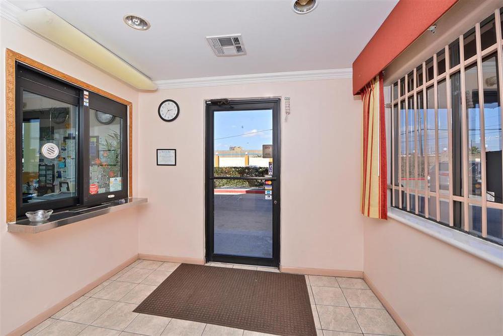 Americas Best Value Inn Houston Heights At I-45 Interieur foto