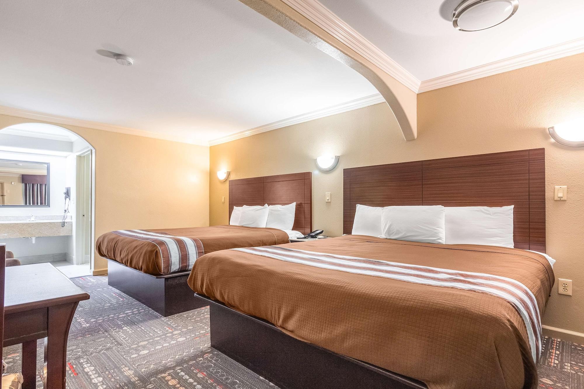 Americas Best Value Inn Houston Heights At I-45 Buitenkant foto