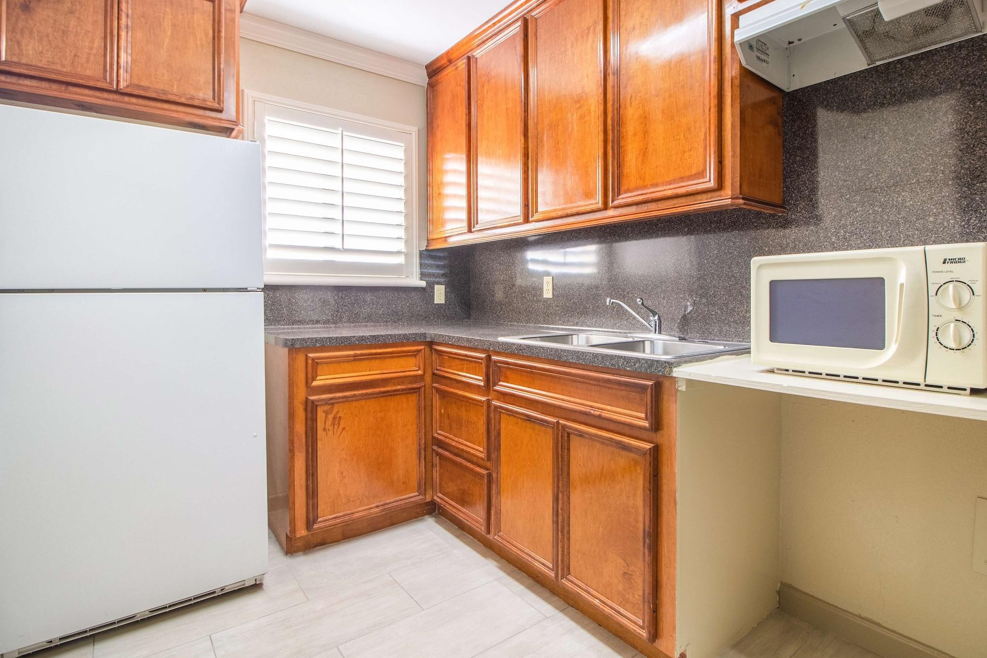 Americas Best Value Inn Houston Heights At I-45 Buitenkant foto