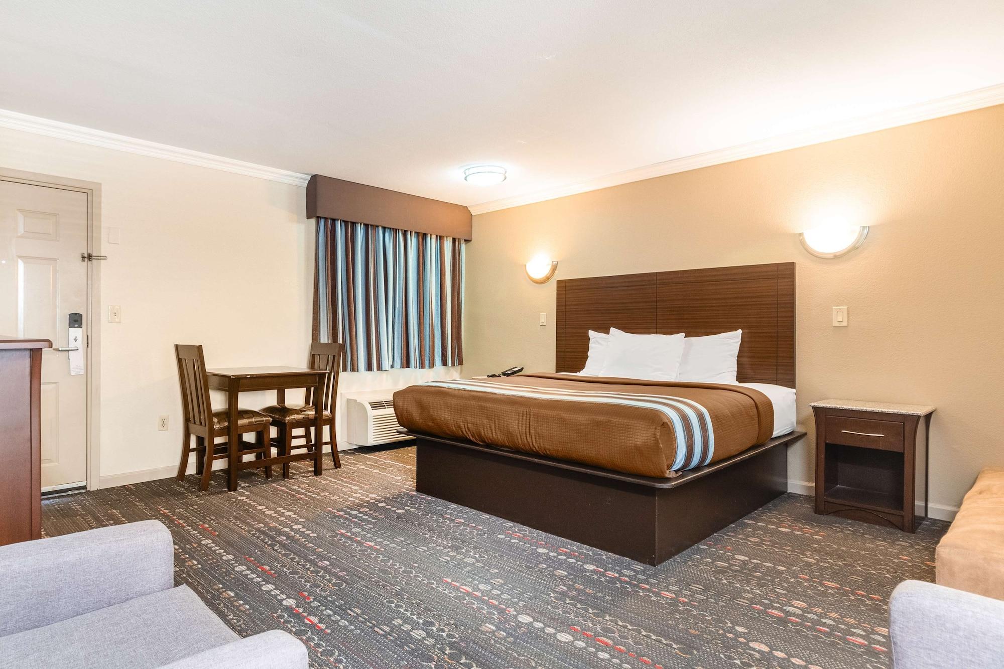 Americas Best Value Inn Houston Heights At I-45 Buitenkant foto