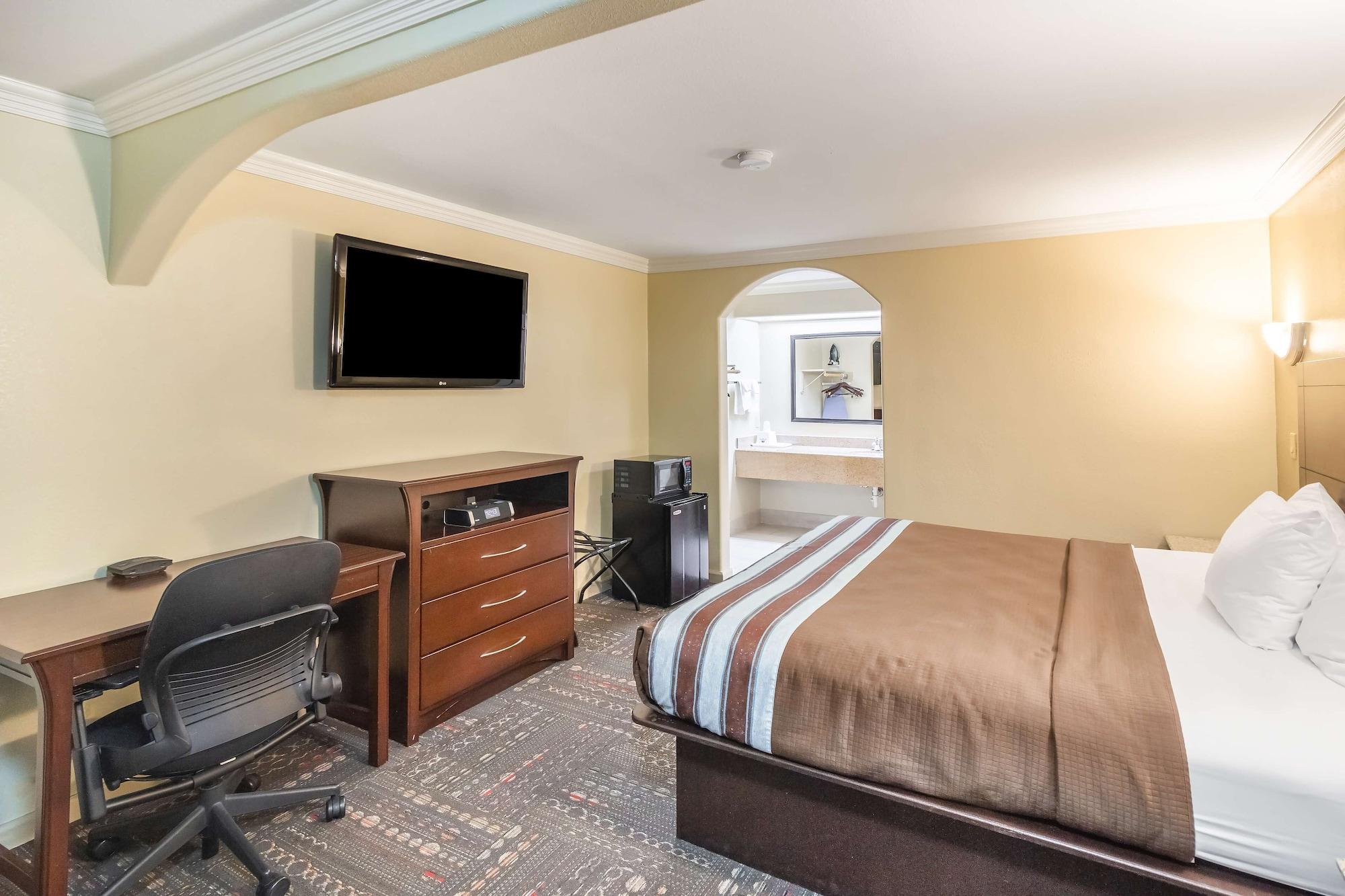 Americas Best Value Inn Houston Heights At I-45 Buitenkant foto