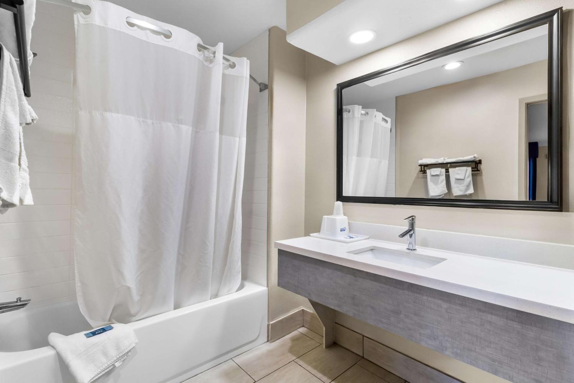 Americas Best Value Inn Houston Heights At I-45 Buitenkant foto