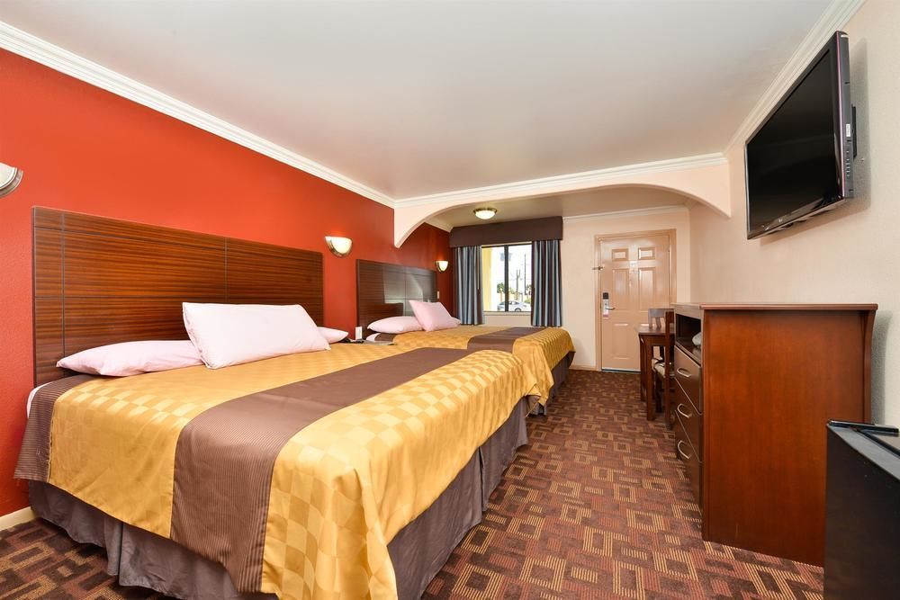 Americas Best Value Inn Houston Heights At I-45 Buitenkant foto