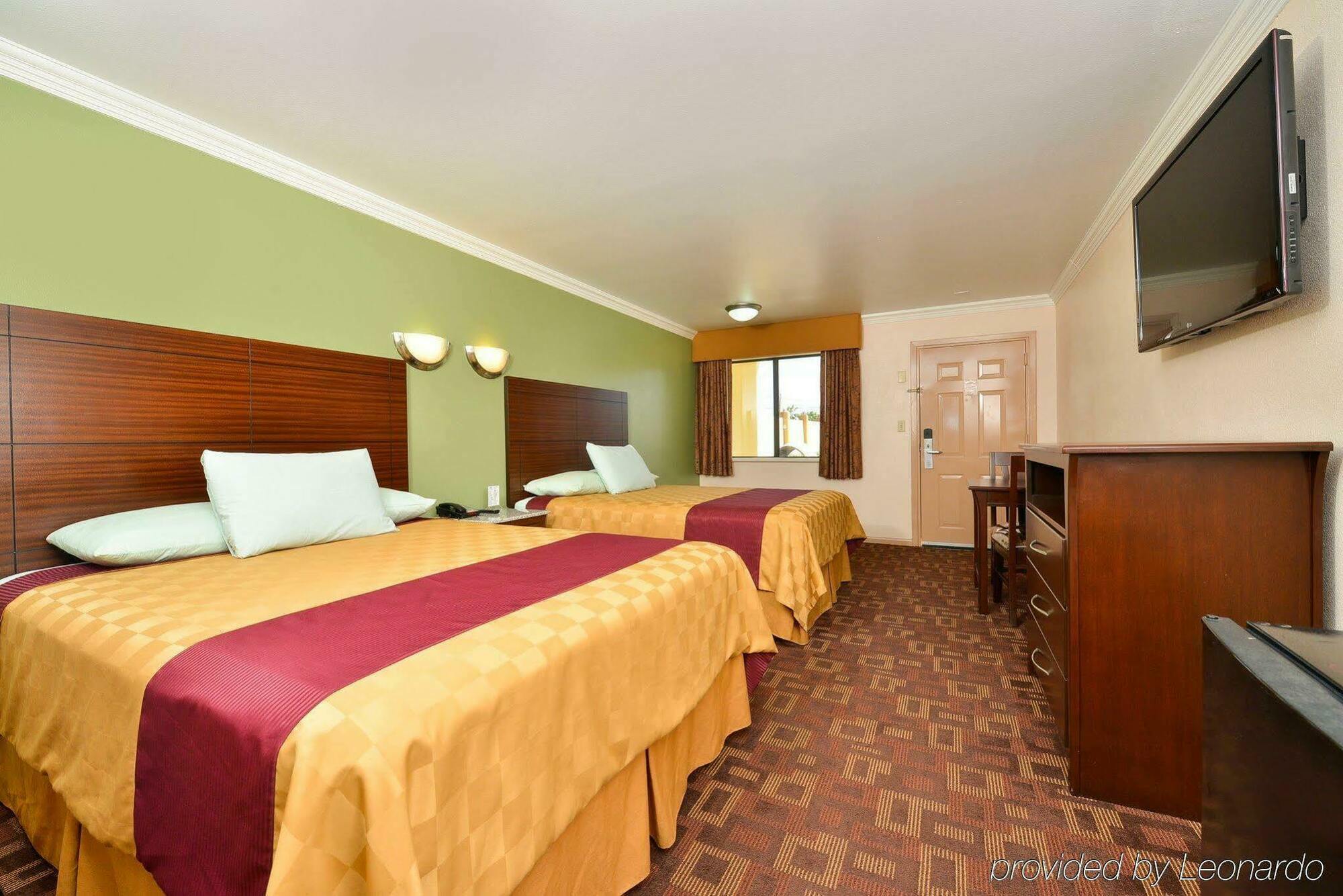 Americas Best Value Inn Houston Heights At I-45 Buitenkant foto